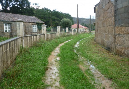 A Xunta dá luz verde a unha obra de mellora de cinco camiños rurais nas parroquias de Artes, Oleiros, Olveira e Carreira